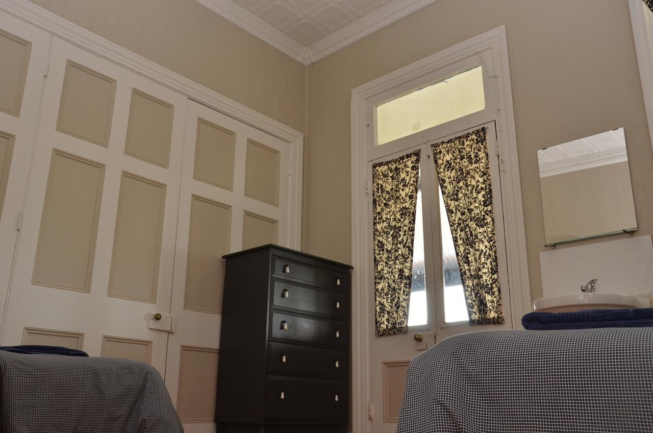 Royal Gatton Hotel Екстериор снимка